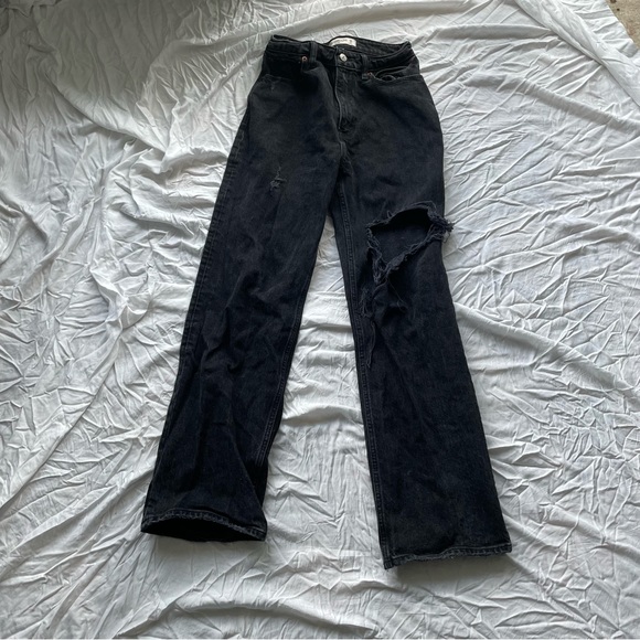 Abercrombie and Fitch Black 90s Relaxed Jeans High Rise - Size 25 Short (25S) - Picture 2 of 8